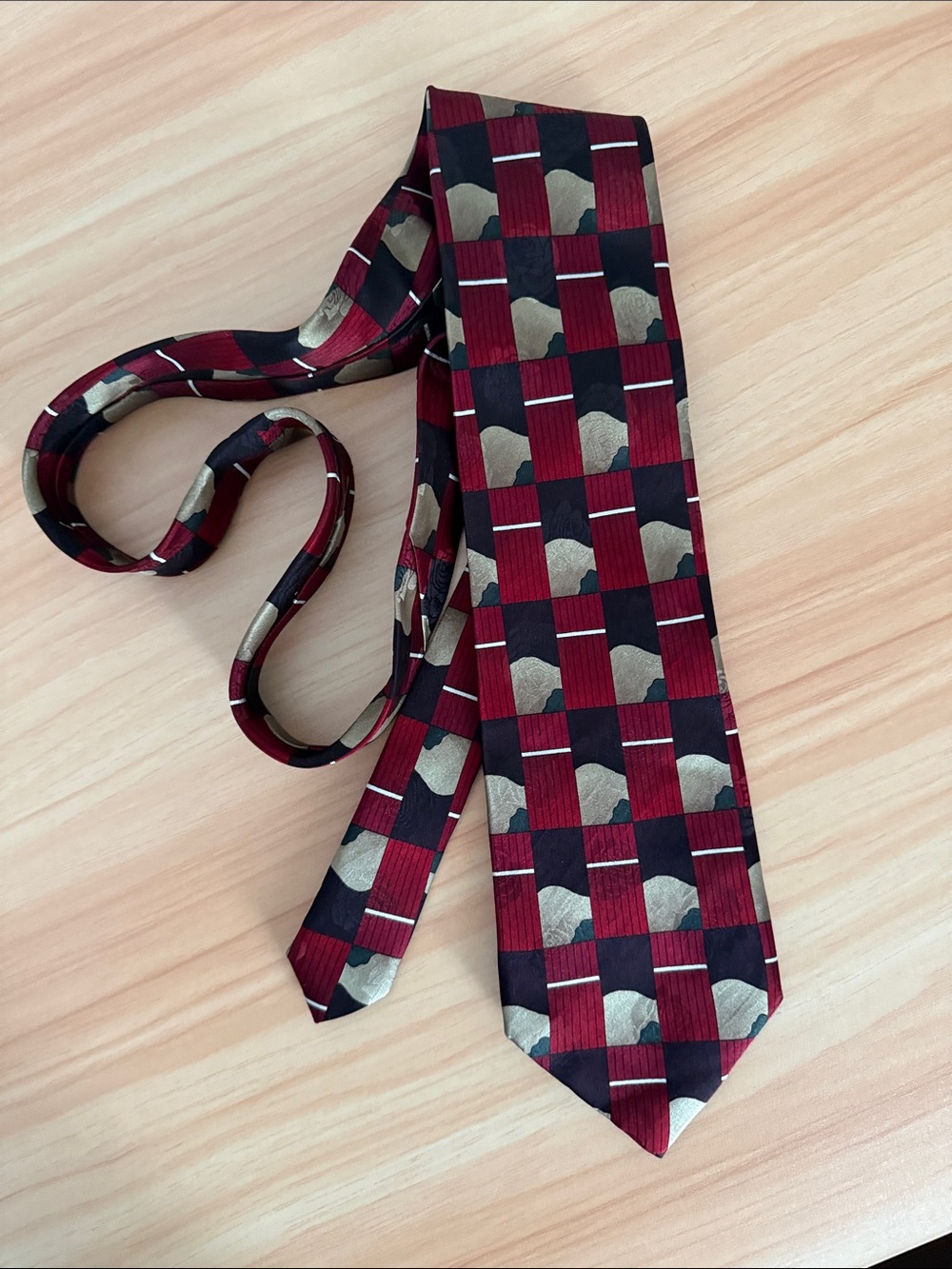 Vintage Silk Grateful Dead "Friend of the Devil" Sixth Set vintage necktie.